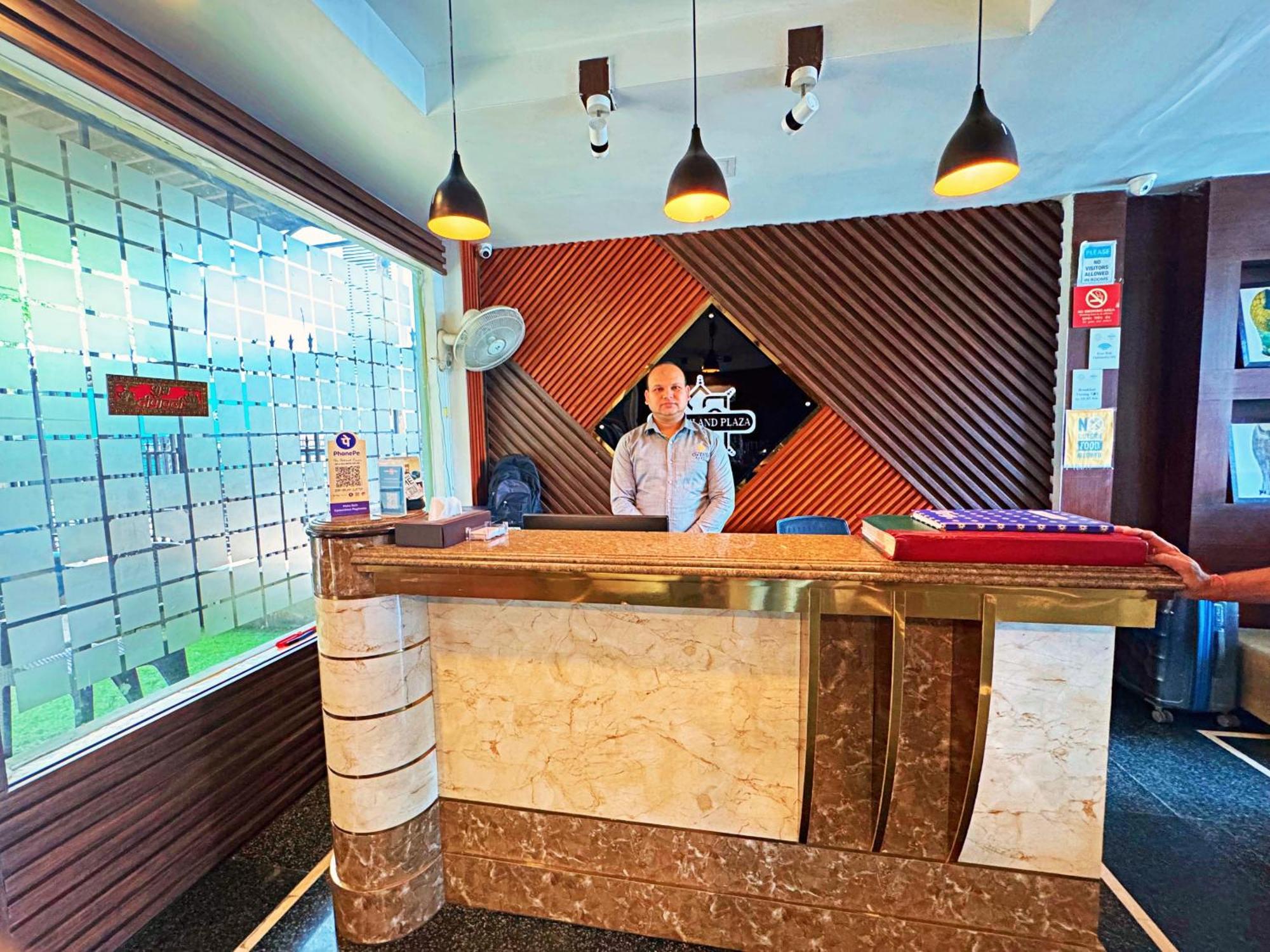 The Oakland Plaza By Orion Hotels New Delhi Exterior photo