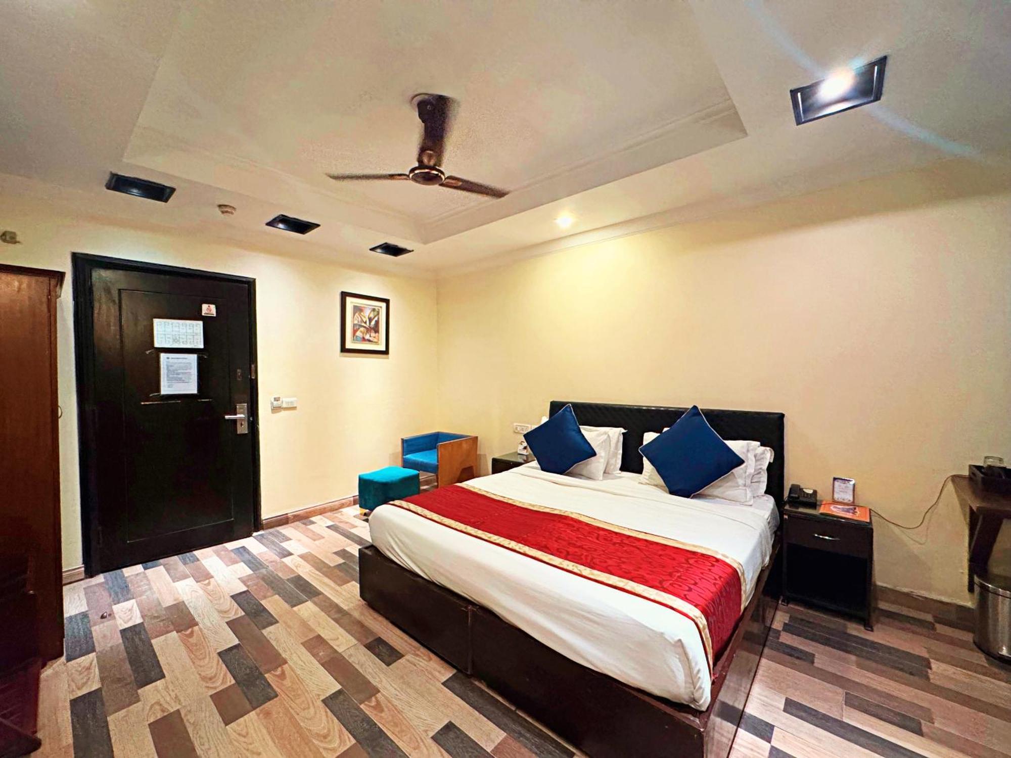 The Oakland Plaza By Orion Hotels New Delhi Exterior photo
