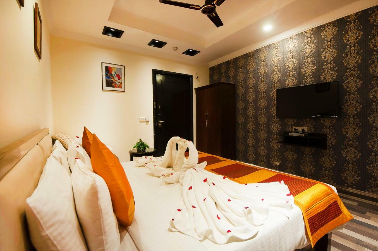 The Oakland Plaza By Orion Hotels New Delhi Exterior photo